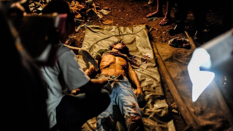 Duterte prometeu impunidade a quem matasse traficantes e &quot;viciados&quot;. A ordem é para matar