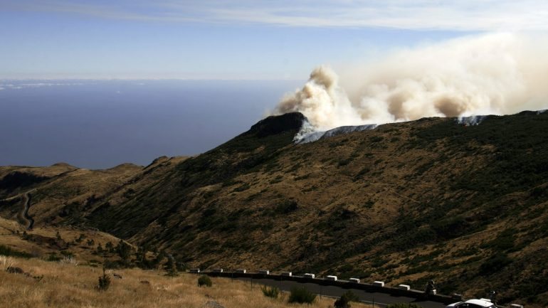 No concelho do Funchal, um dos mais fustigados pelo fogo na última semana, também se mantém a vigilância