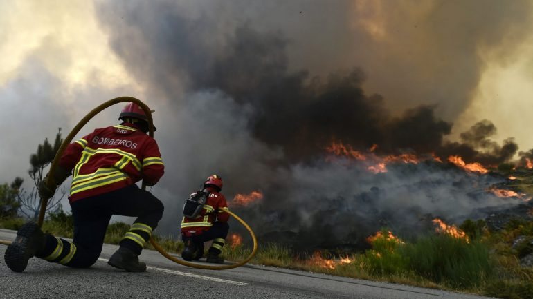 O incêndio em Concavada começou por volta das 15h