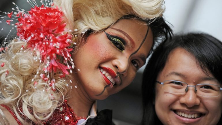 Travesti tailandês durante uma manifestação a favor dos direitos LGBTI em Sidney