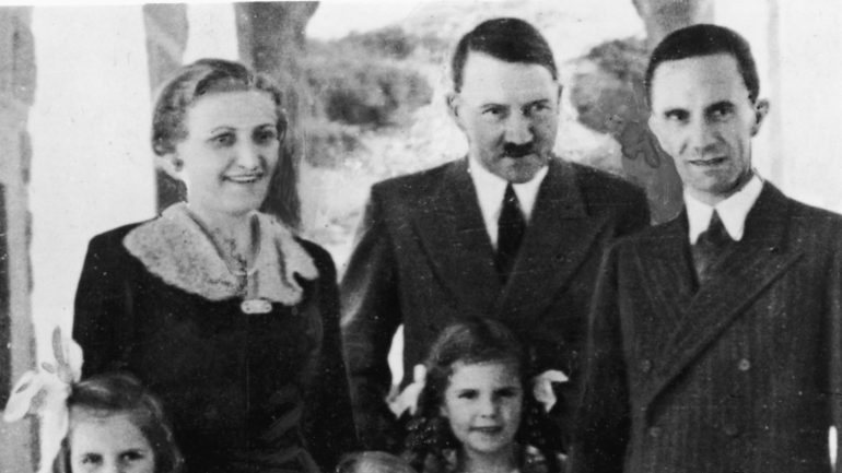 Hitler considerava o casal Goebbels como um exemplo de família tradicional no regime nazi