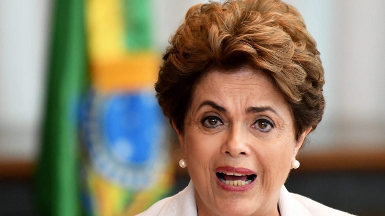 Dilma Rousseff é alvo de um processo de impeachment