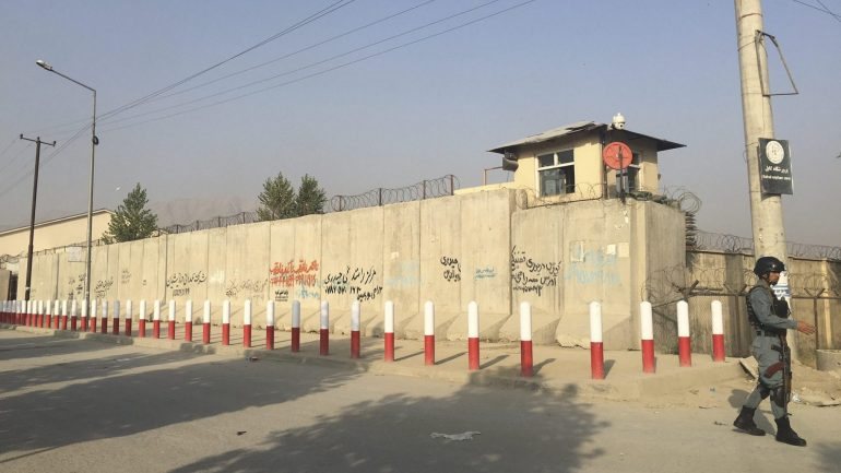Premissas da Universidade Americana do Afeganistão a ser vigiada depois do ataque