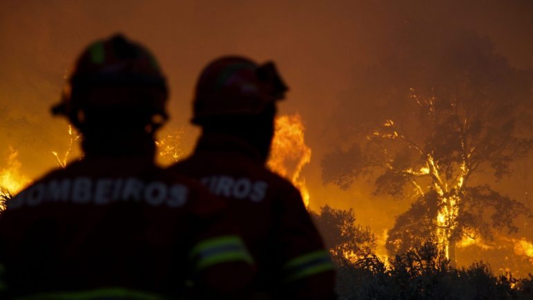 Ao todo, 380 operacionais combatiam incêndios em Portugal, esta manhã