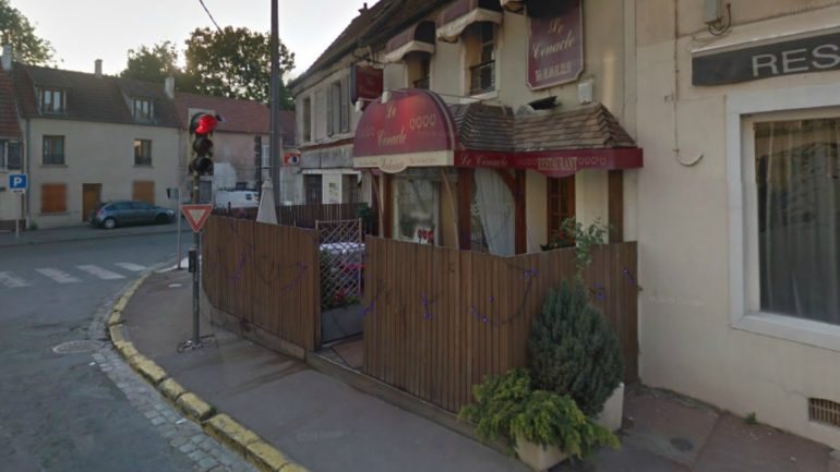 O chef do restaurante Le Cenacle, em Paris, discutiu com as mulheres e recusou servi-las por serem muçulmanas