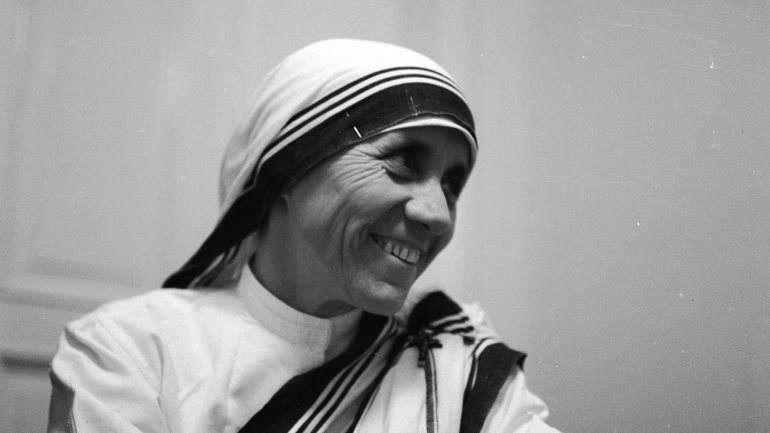 Madre Teresa morreu a 5 de setembro de 1997, na casa-mãe da sua congregação, em Calcutá