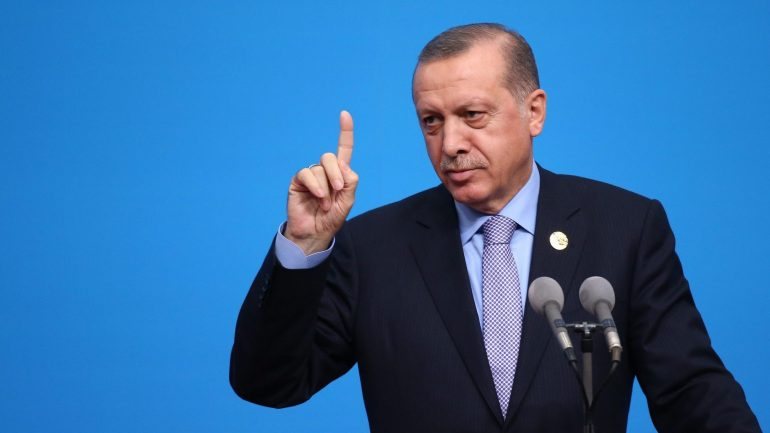 Erdogan lamentou que vários líderes mundiais, embora tenham apoiado essa estratégia, não tenham feito nada na prática para a aplicar
