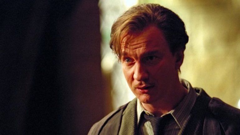O actor David Thewlis, no personagem Remus Lupin