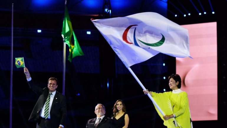 O atleta Luís Gonçalves, que conquistou uma das quatro medalhas de bronze portuguesas, foi o porta-estandarte luso no desfile