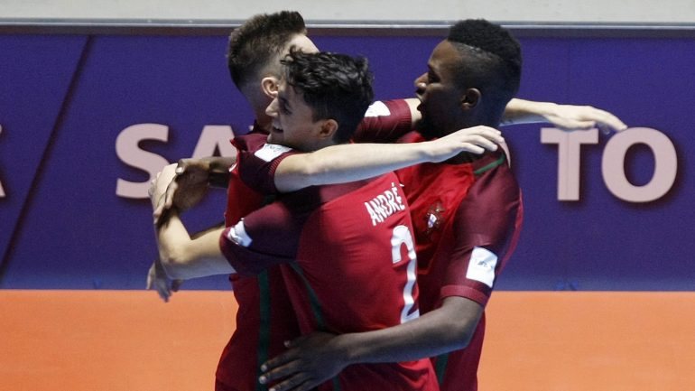 Portugal venceu a Costa-Rica por 4-0 nos oitavos-de-final