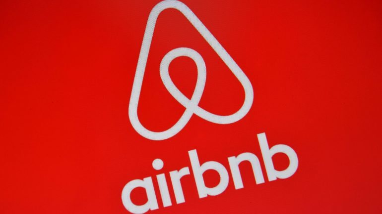 Segundo dados da Airbnb, 657 mil dos hóspedes que usaram a aplicação eram estrangeiros