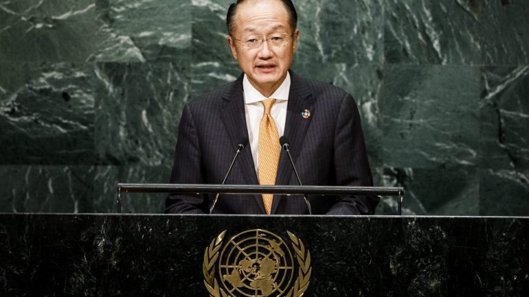O Diretório Executivo do Banco Mundial acordou esta terça-feira de &quot;forma unânime&quot; a reeleição de Jim Yong Kim, o único candidato ao cargo