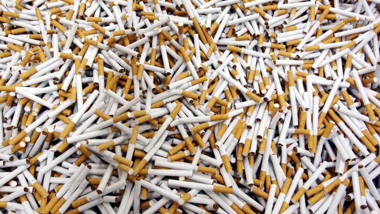Cada maço de tabaco era vendido a uma preço entre 1,5 e 2 euros