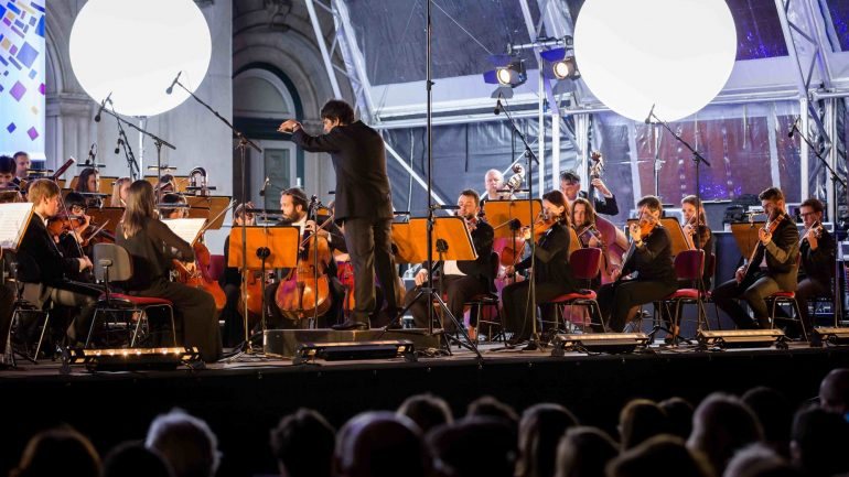 A Orquestra Metropolitana de Lisboa apresenta Integral das Sinfonias de Beethoven, no Terreiro do Paço.