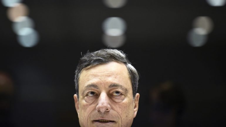 O presidente do BCE vai explicar aos deputados alemães a atual política monetária na zona euro