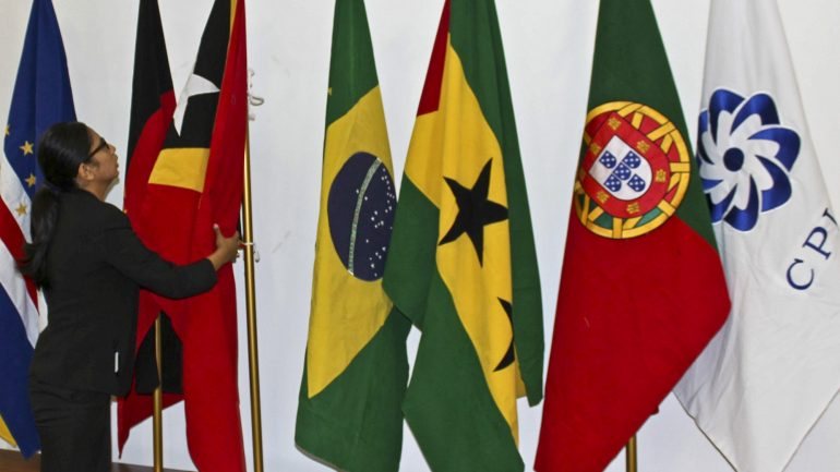 Na cimeira poderá também ser abordada a situação da Guiné-Bissau e do seu impasse político