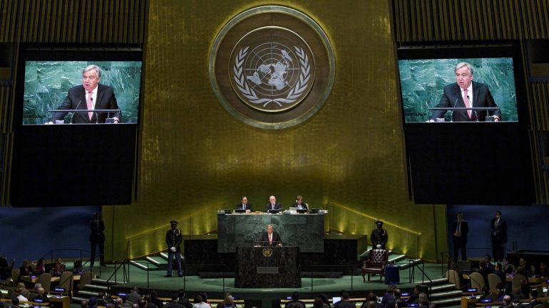 O plenário da ONU aclamou o novo secretário-geral esta quinta-feira