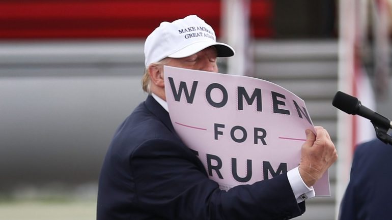 As Pussy Riot acusam Donald Trump de ser um &quot;homem populista e megalómano&quot;