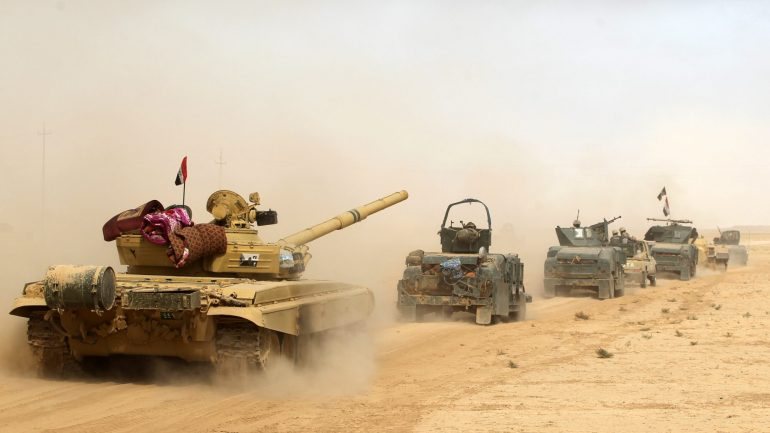 As forças iraquianas estão a ser apoiadas pelos 60 países da coligação internacional contra o Estado Islâmico