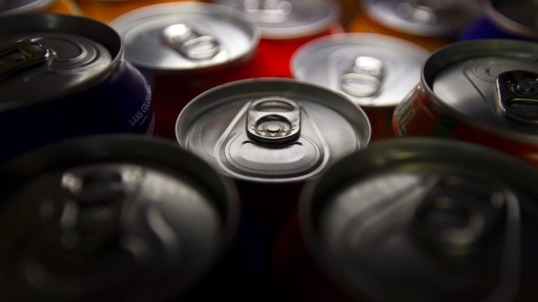 Pepsi e Coca-Cola querem reduzir percentagem de açúcares nas bebidas