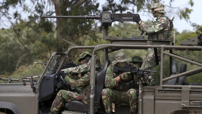 Militares aguardam partida para missão da ONU que  irá acontecer na República Centro Africana
