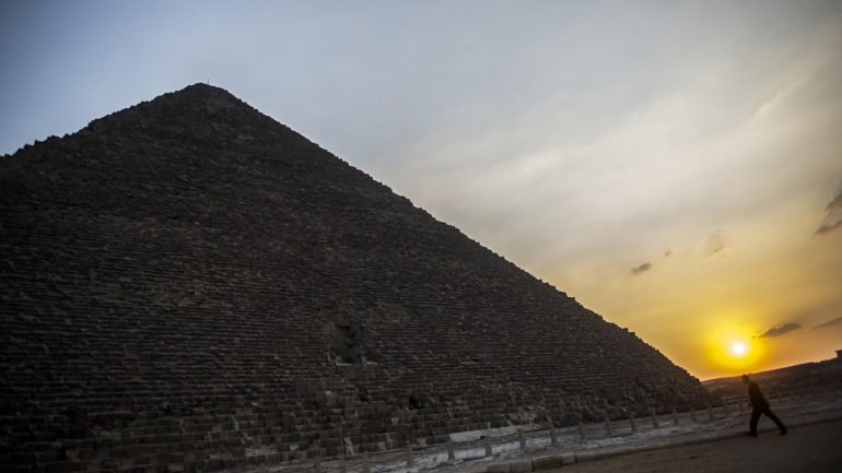 O projeto Scan Pyramids estuda o interior das pirâmides egípcias recorrendo a métodos não invasivos
