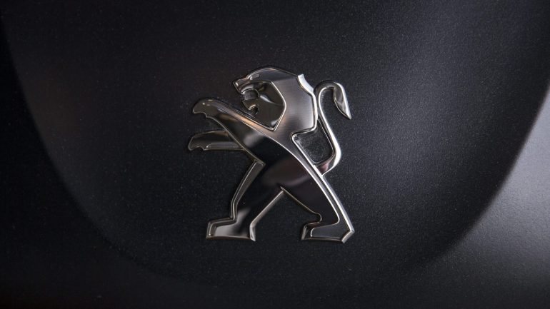 Peugeot leva multa de 150 mil euros por informações falsas