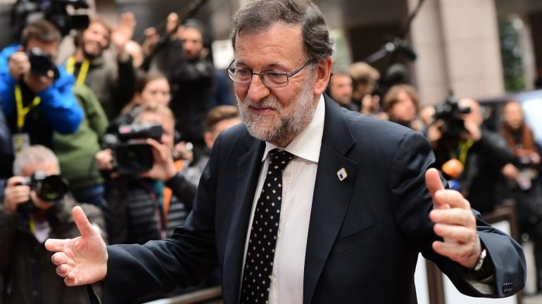 Rajoy lembrou que não é a primeira vez que se forma Governo em minoria em Espanha