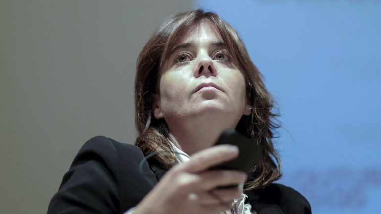Catarina Martins, coordenadora do BE quer &quot;decência&quot; nos salários dos gestores públicos