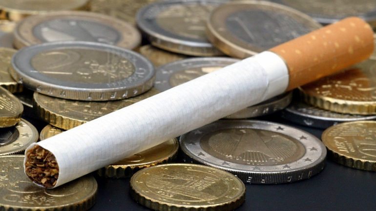 Taxa do tabaco aumento para 2.500 euros no que toca à sua distribuição e venda