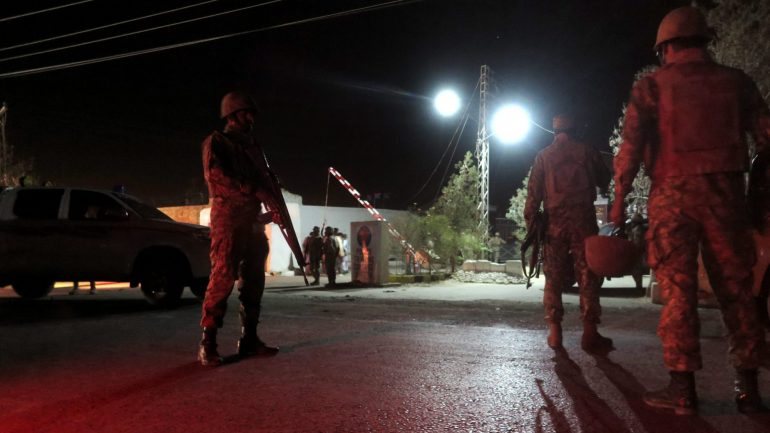 Durante o ataque cerca de 200 cadetes encontravam-se na academia, situada a cerca de 20 quilómetros de Quetta
