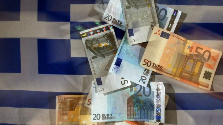Mecanismo Europeu de Estabilidade (MEE) diz que o desembolso de dinheiro para ajudar a Grécia é um sinal de que estão a ser feitos progressos nas reformas do país