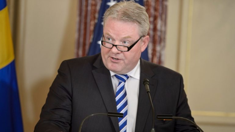 Sigurdur Ingi Johannsson renunciou ao cargo de primeiro-ministro da Islândia