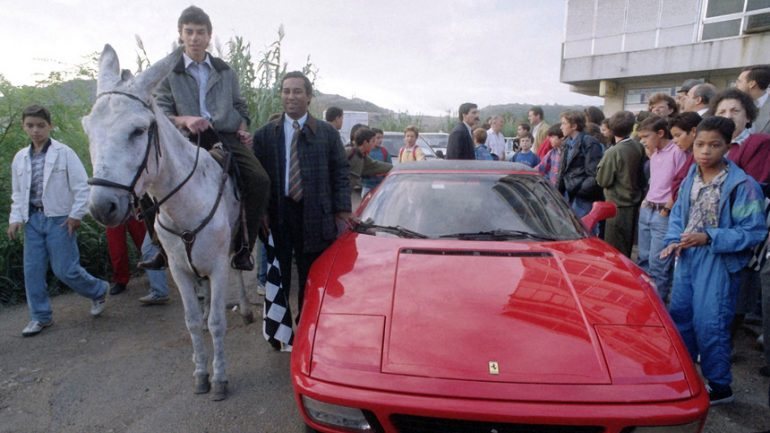 Em 1993, quando era candidato à câmara municipal de Loures, António Costa promoveu uma corrida entre um burro e um Ferrari