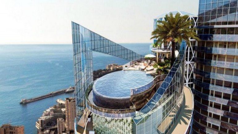 Este apartamento no Mónaco inclui também uma vista de 360º sobre o mar, um spa e uma piscina infinita com escorrega no terraço