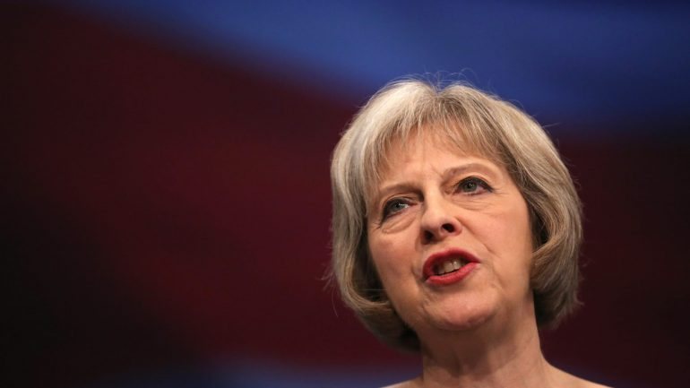 Theresa May, a primeira-ministra britânica, já adiantou que o plano é iniciar o Brexit até março.