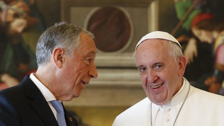 Na sua primeira deslocação oficial como Presidente, Marcelo Rebelo de Sousa visitou o Vaticano e teve uma audiência com o Papa Francisco