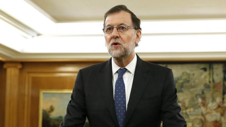 Rajoy precisa de uma maioria simples de votos favoráveis para aprovar o orçamento