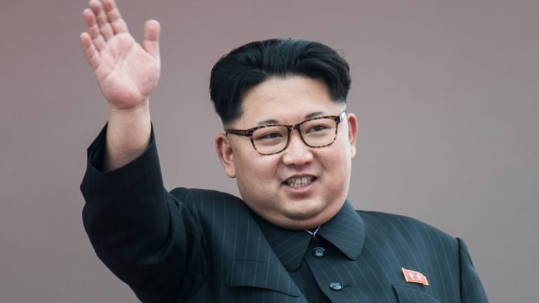 O líder norte-coreano Kim Jong-Un enviou uma mensagem de condolências sobre a morte de Fildel Castro, chamando-lhe &quot;amigo e camarada&quot; do povo coreano