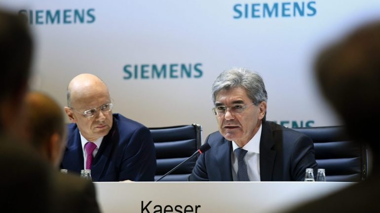 Em 2017, a Siemens espera alcançar um lucro por ação entre 6,80 e 7,20 euros, contra 6,74 euros neste exercício