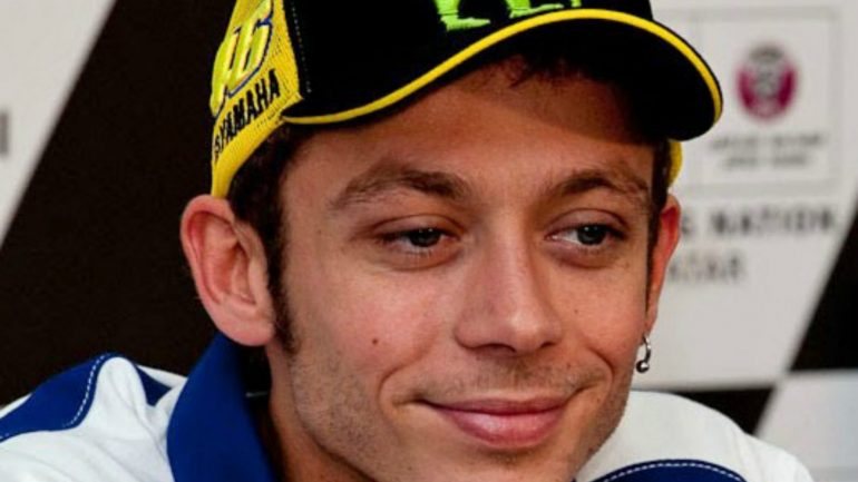 Incidente de Valentino Rossi poderá tirá-lo do mundial.