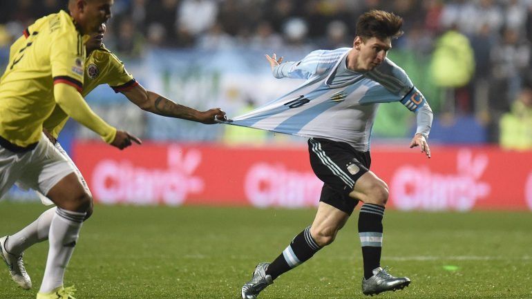 Todos querem a camisola de Messi, até os jogadores colombianos