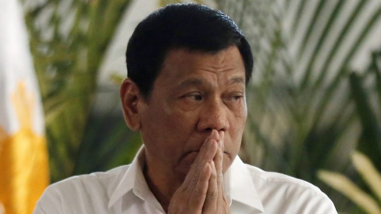 A relação entre EUA e as Filipinas não é fácil e Rodrigo Duterte faz desvio na sua rota para não passar por território norte-americano