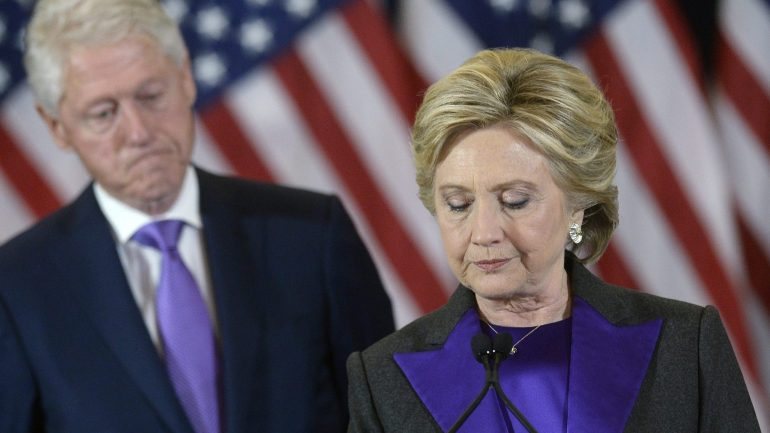 Clinton reconheceu que muitos ficaram desapontados com o resultado das eleições