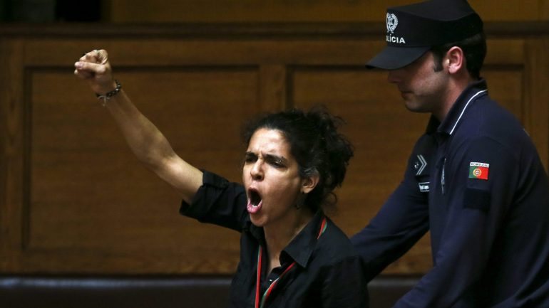 Ana Nicolau foi julgada pelo crime de perturbação de funcionamento de órgão constitucional