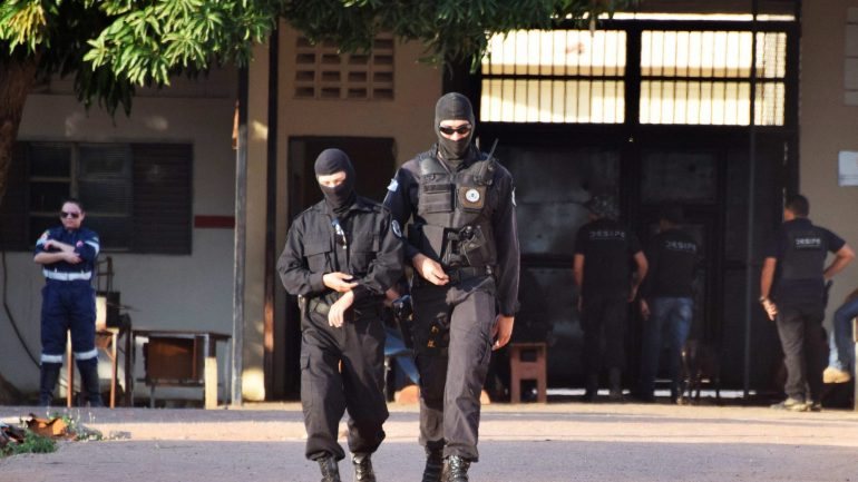 A operação, realizada pela Polícia Civil e o Ministério Público de São Paulo em pelo menos 20 cidades, começou há um ano e meio e já identificou 55 pessoas