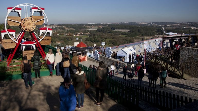 Óbidos transforma-se agora na Vila Natal. Mas há mais festas pelo país