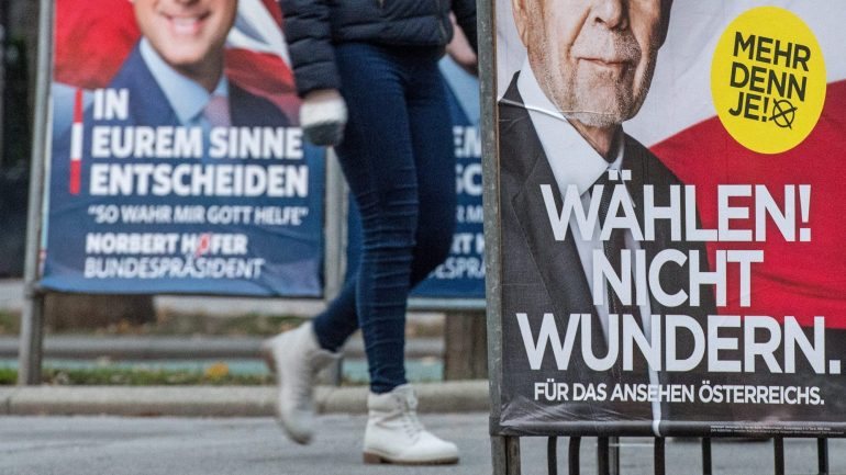 O resultado de Hofer na primeira volta levou à demissão do chanceler socialista Werner Faymann