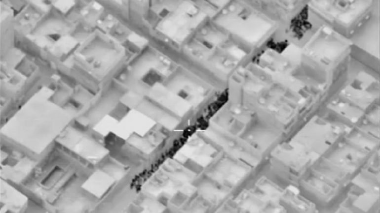 Imagens de satélite mostram cidadãos sírios a fugir da cidade de Alepo