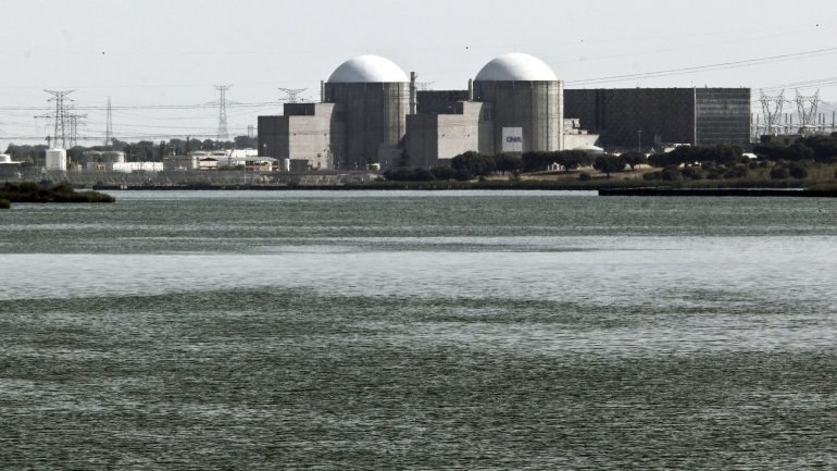 O Governo espanhol deu luz verde à construção do armazém para resíduos nucleares na central de Almaraz